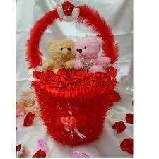 Couple Teddy in basket